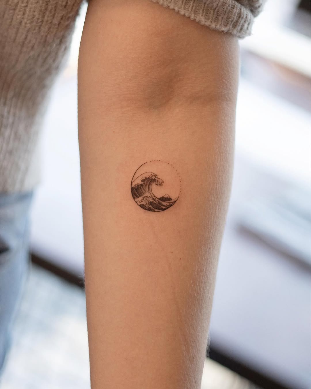 Elegant wave Tattoo