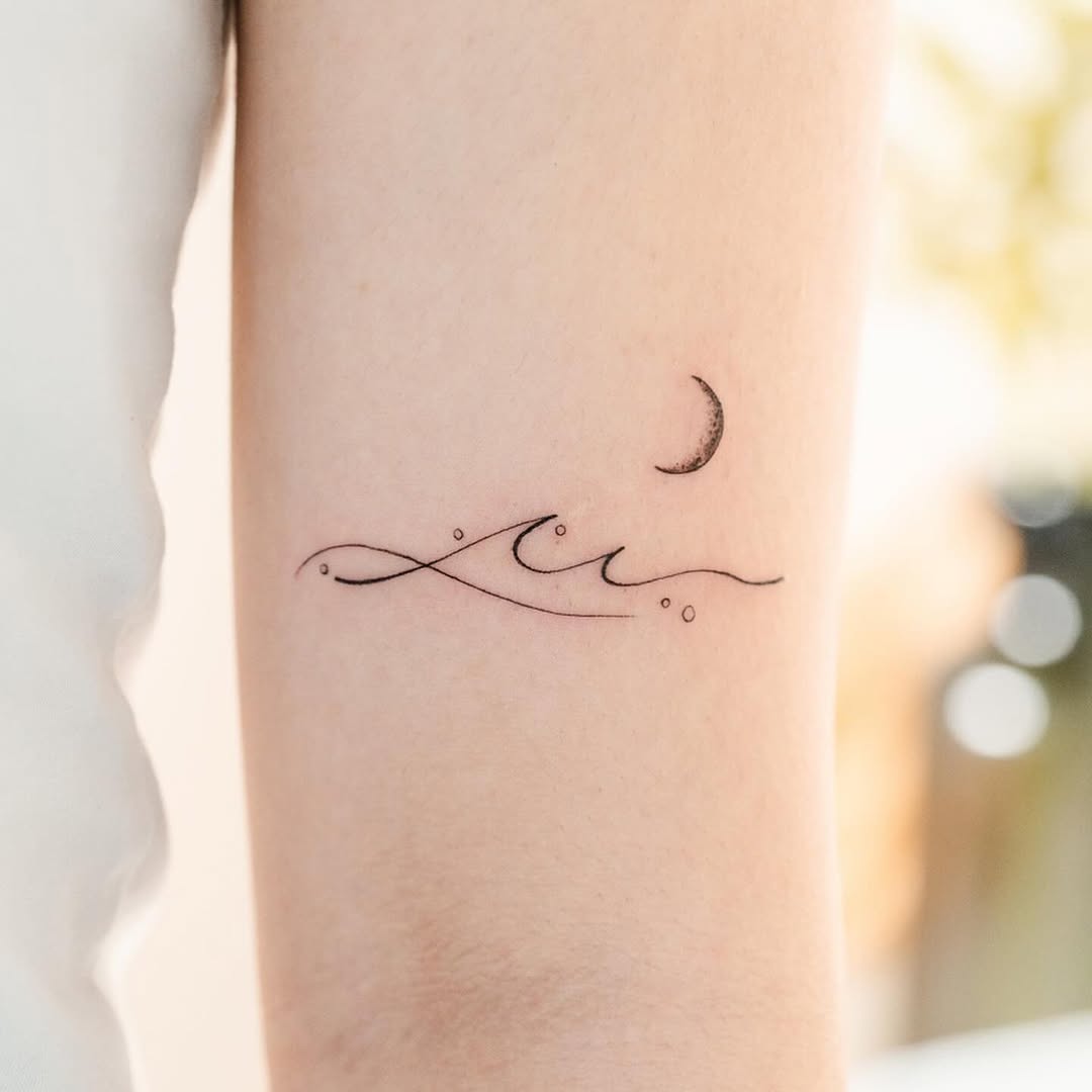 Elegant Wave â˘Tattoo