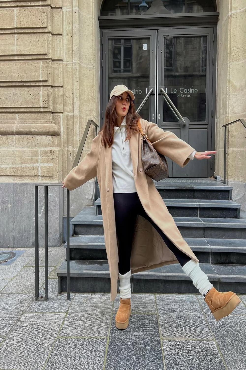 Chic winter‌ vibes with uggs and layers