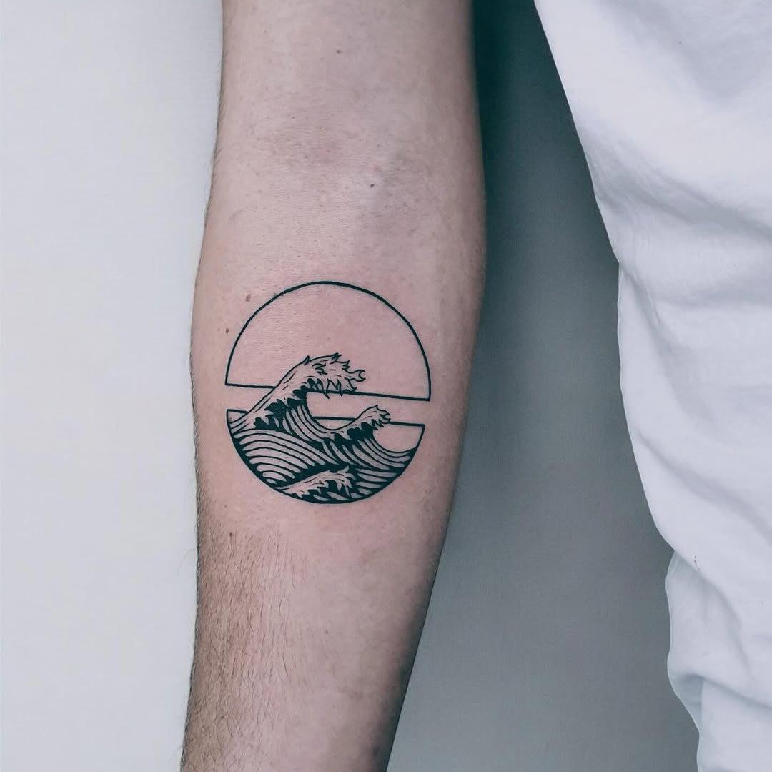 Minimalist âWave Tattoo