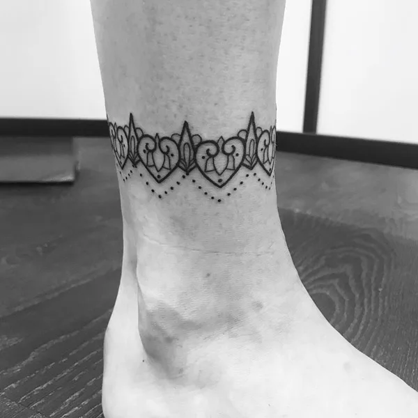 Ankle bracelet tattoo 35