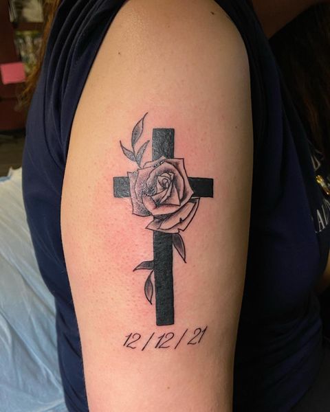 B&w Cross and Roses Tattoo