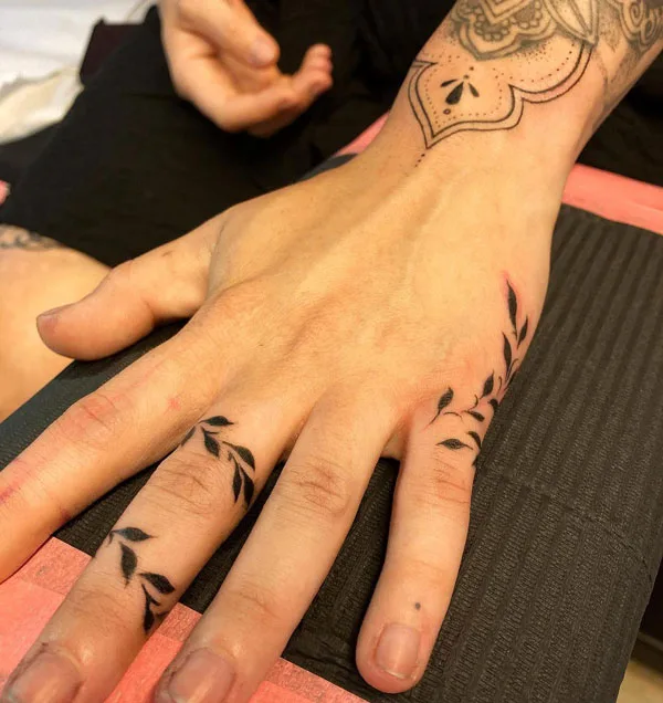 Leaf Finger Tattoo 1