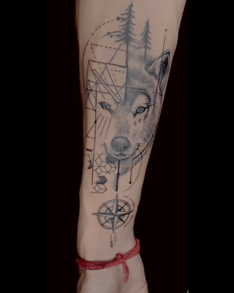 Lined and Shaded Forearm Wolf Tattoo
