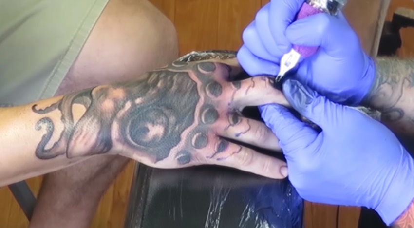 Making finger tattoo