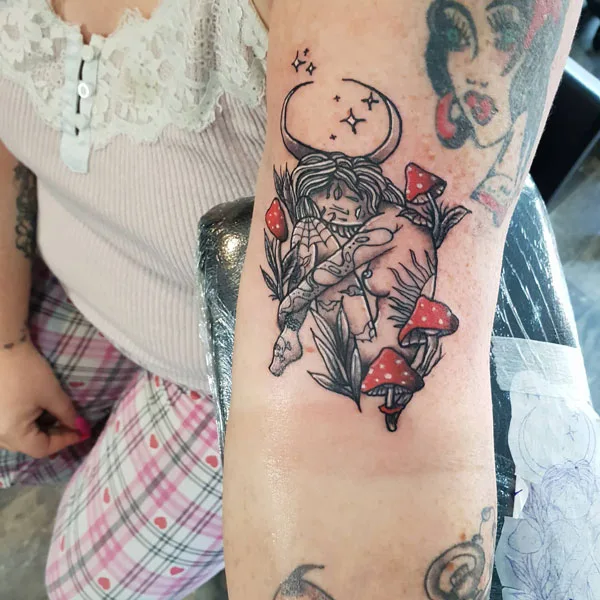 Naked women tattoo 11