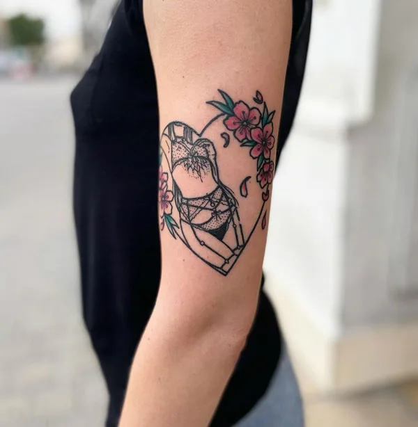 Naked women tattoo 22