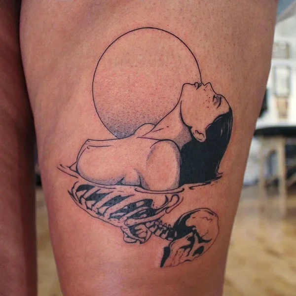 Naked women tattoo 4