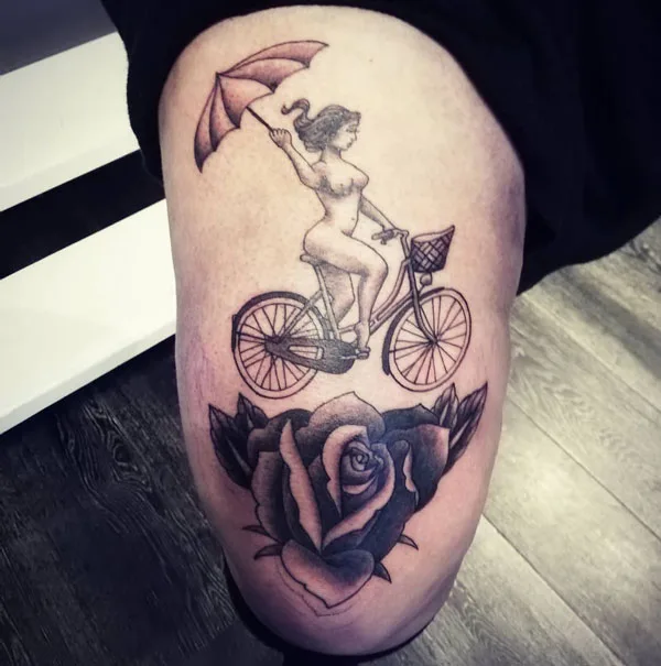 Naked women tattoo 8
