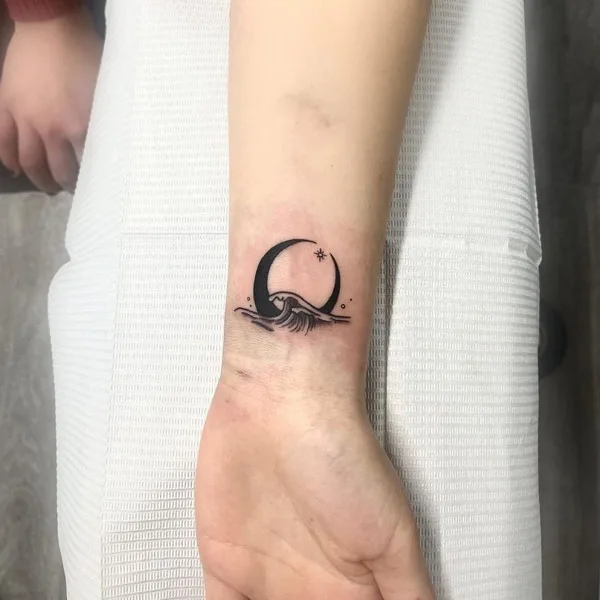 Ocean wave tattoo 37
