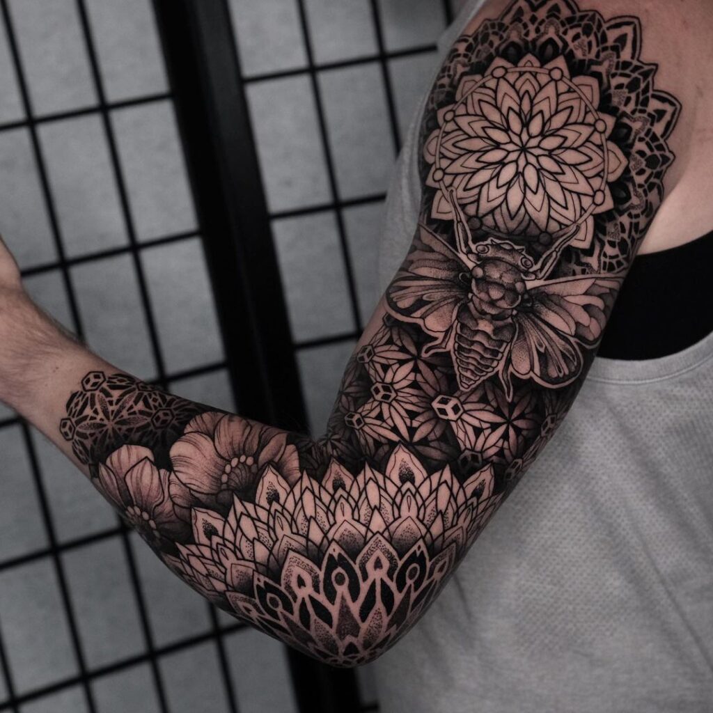 Outer 3/4 sleeve cicada and floral mandala patterns for men