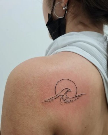 Perfect Wave and Sun Tattoo for Back to Show Your Strength