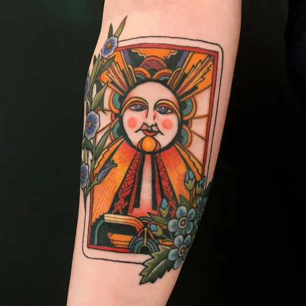 Sun with rays traditional tattoo