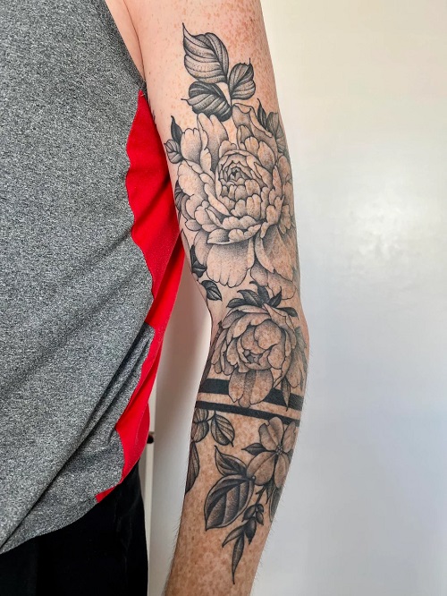 my-first-tattoo-black-grey-floral-piece-by-roald-vd-broek-v0-l6bhthea9bya1 Best black and grey tattoos 1